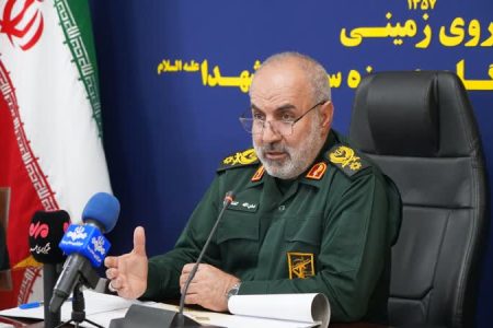 نیروهای مسلح، تا آخرین قطره خون برای امنیت کشور ایستاده‌اند