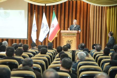 حل مشکلات جوامع از مسیر دانشگاه می گذرد