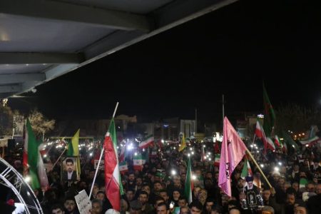 مردم ایران سر آشتی و سازش با دشمن ندارند